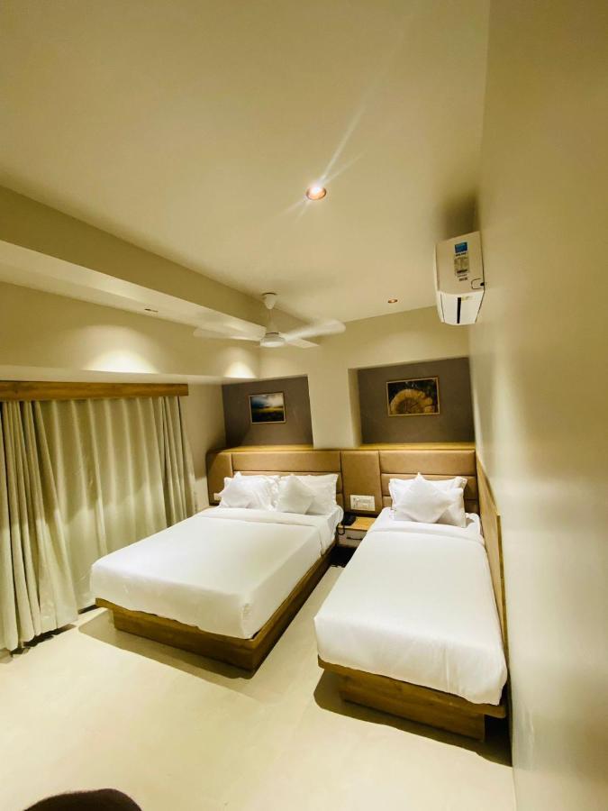 Hotel Amber Paramount Mumbai Exterior foto