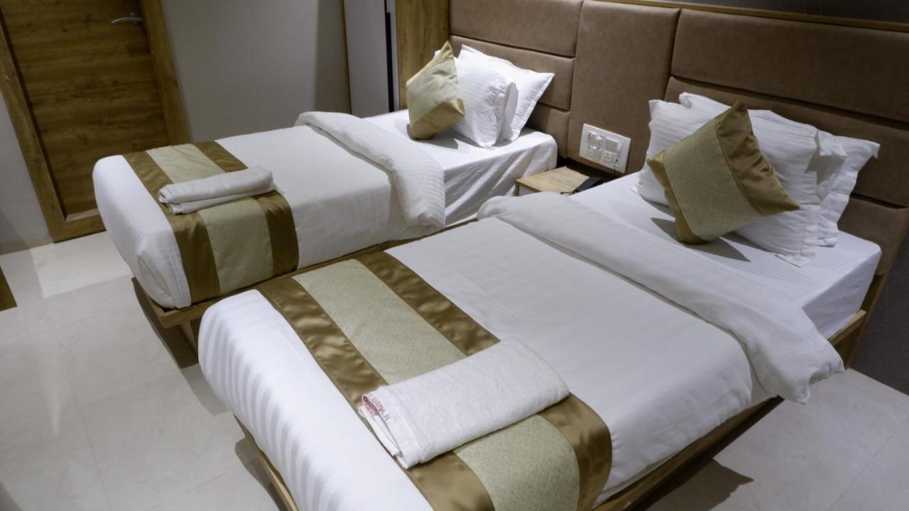 Hotel Amber Paramount Mumbai Exterior foto