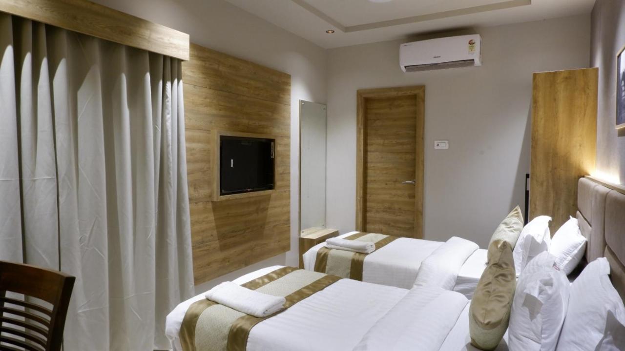 Hotel Amber Paramount Mumbai Exterior foto