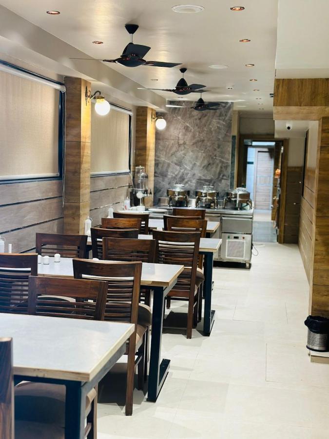 Hotel Amber Paramount Mumbai Exterior foto
